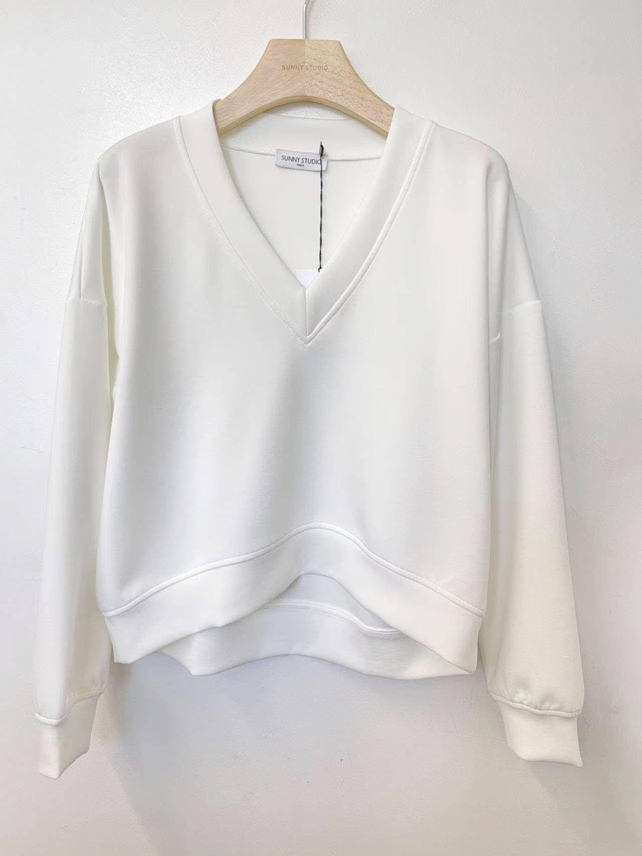 SUNNY STUDIO - Wholesale Sweatshirt - Women's - V-Neck Long Sleeve Sweatshirt1