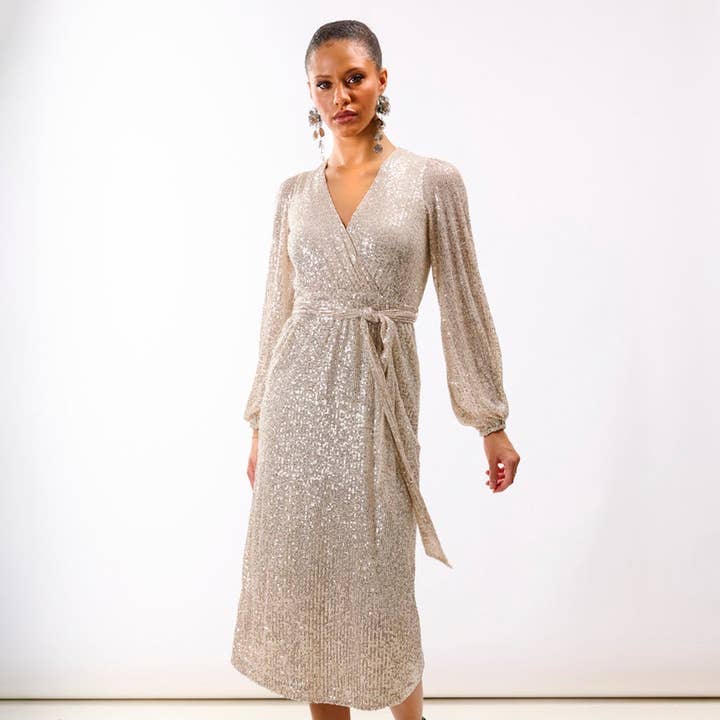 Wickel-Midikleid mit Pailletten in Creme für den Großhandel von Needs No Label