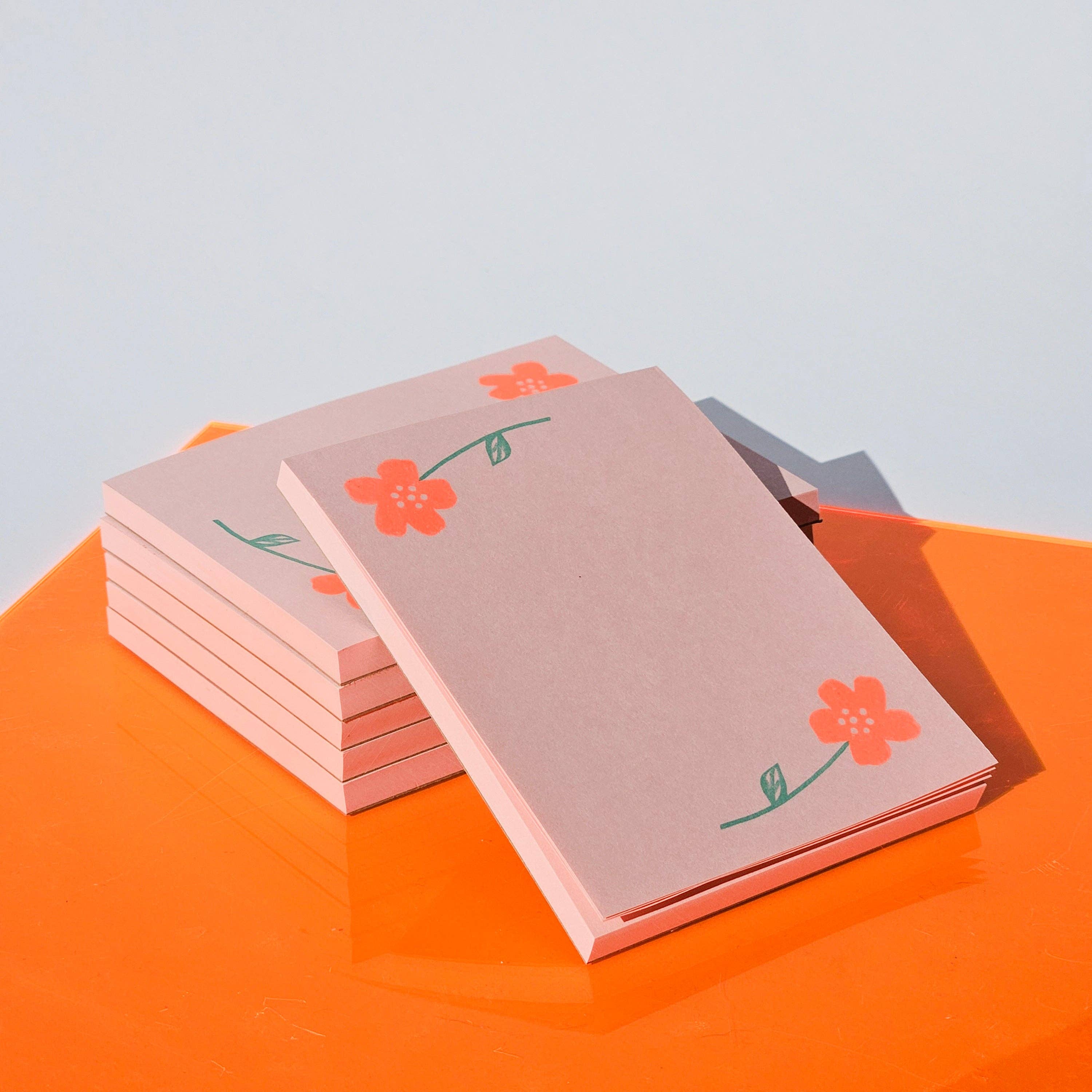 Bromstad Printing Co. – Engroshandel Notesblok – Flower Pair - Risograph-notesblok3