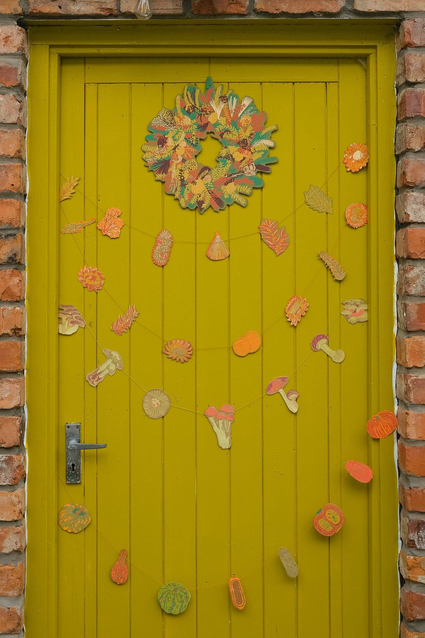 East End Press - Vendita all'ingrosso Bandierine/Ghirlande - Ghirlanda Cucita di Fiori d'Autunno10