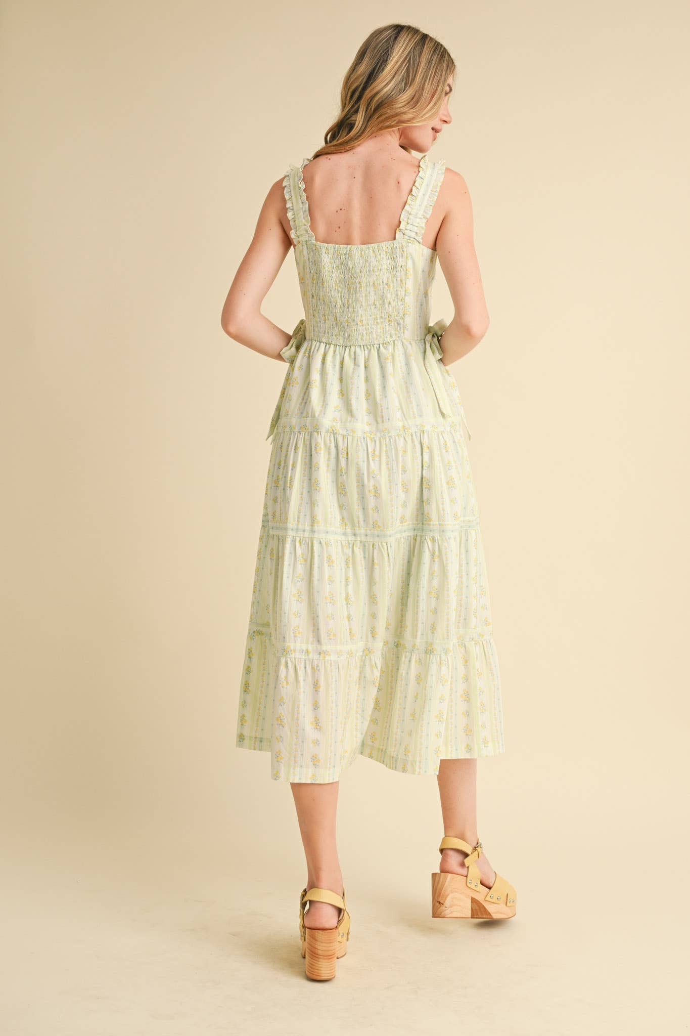 &MERCI - Wholesale Dress - Women's - RUFFLED STRAP FLORAL MIDI DRESS WITH SIDE TYING BOWS MDR358630