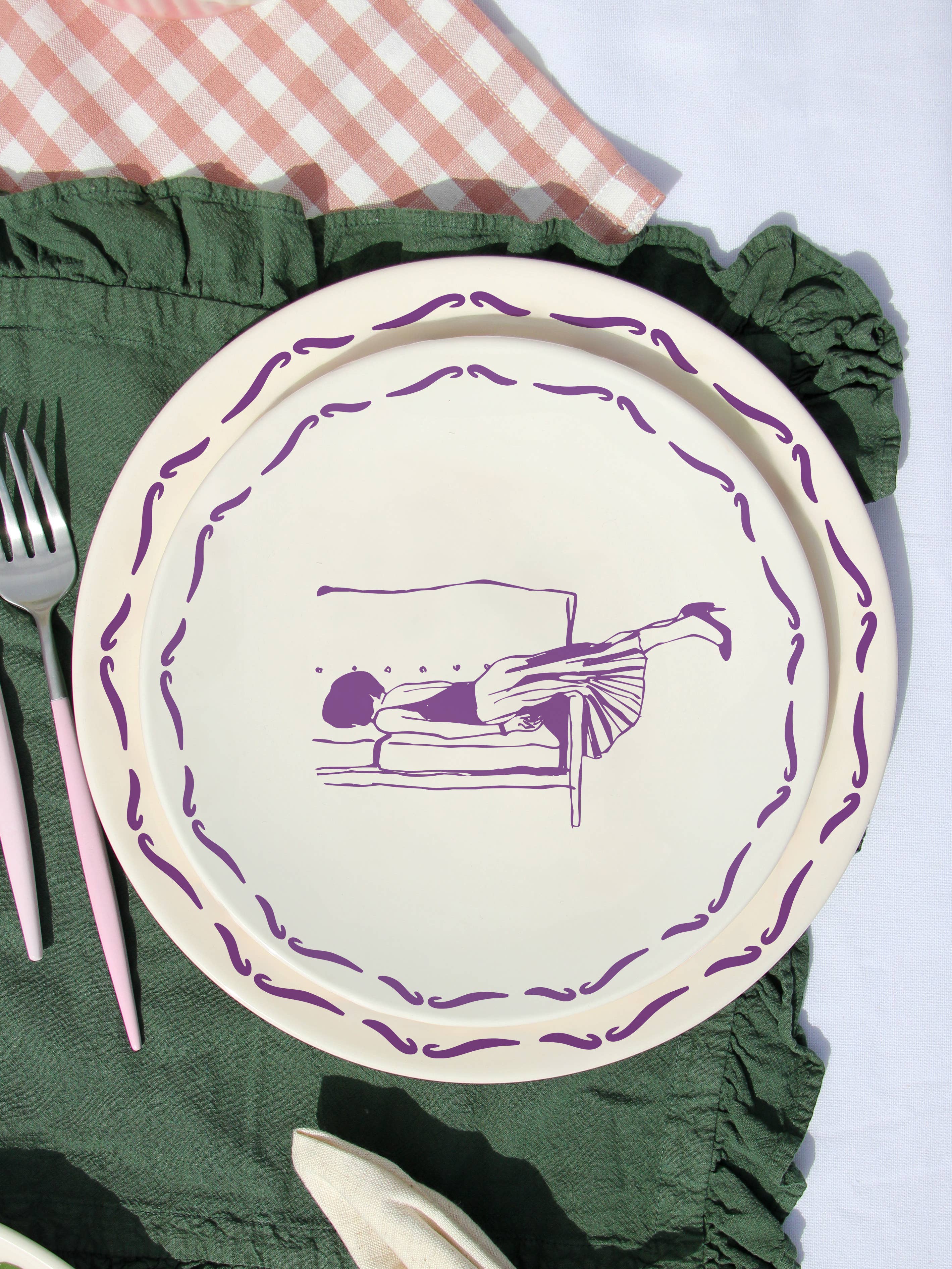 Pó de Barro - Wholesale Dinner Plate - Dessert Plate Girl Before Coffee Mood  1