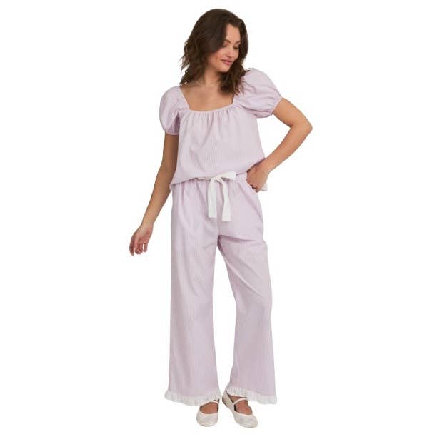 RISCA LAVANDA-BRANCA Top de Pijama com Manga Curta Bufante e Bainha com Folho e Calça de Pijama para venda a revendedores na Faire