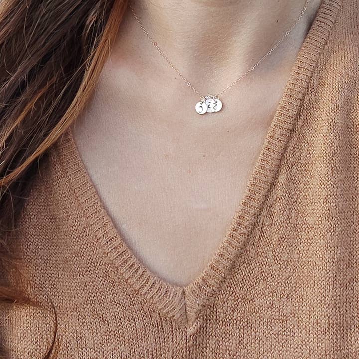 SEQAY – Großhandel Individueller Charm/Anhänger – Personalisierte Roségold Filled Plättchen Anhänger mit Initialen8