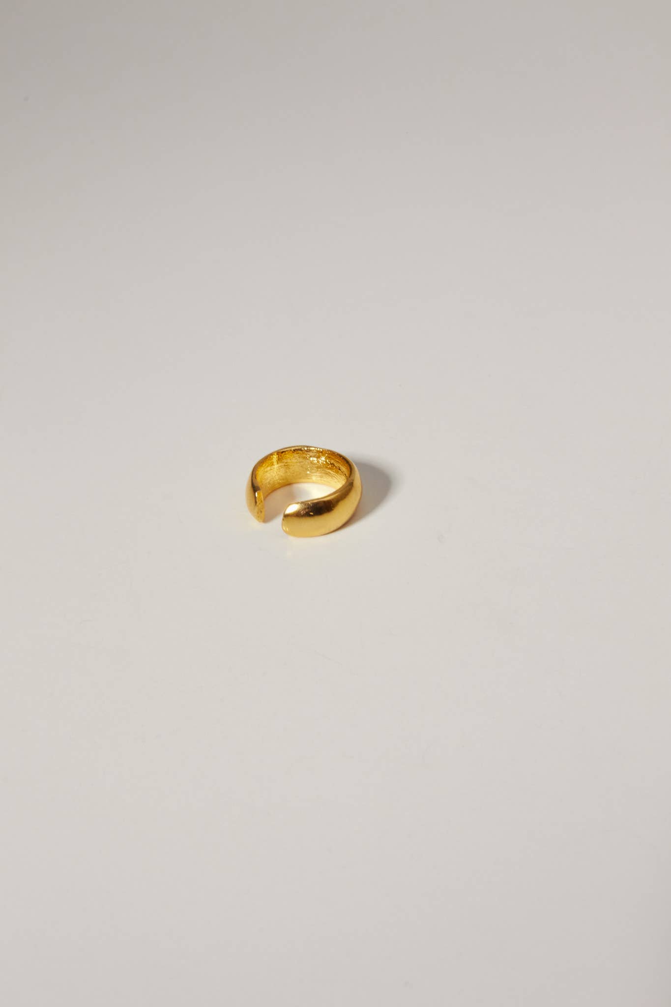 Heliconia Boutique – Brincos de punho/trespasse por atacado – Linea Cuff – Um Favorito do Dia a Dia, Ajustável a Qualquer Orelha