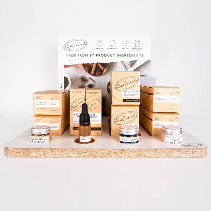 Soporte sostenible para minoristas fabricado con palés reciclados para venta al por mayor de UpCircle USA