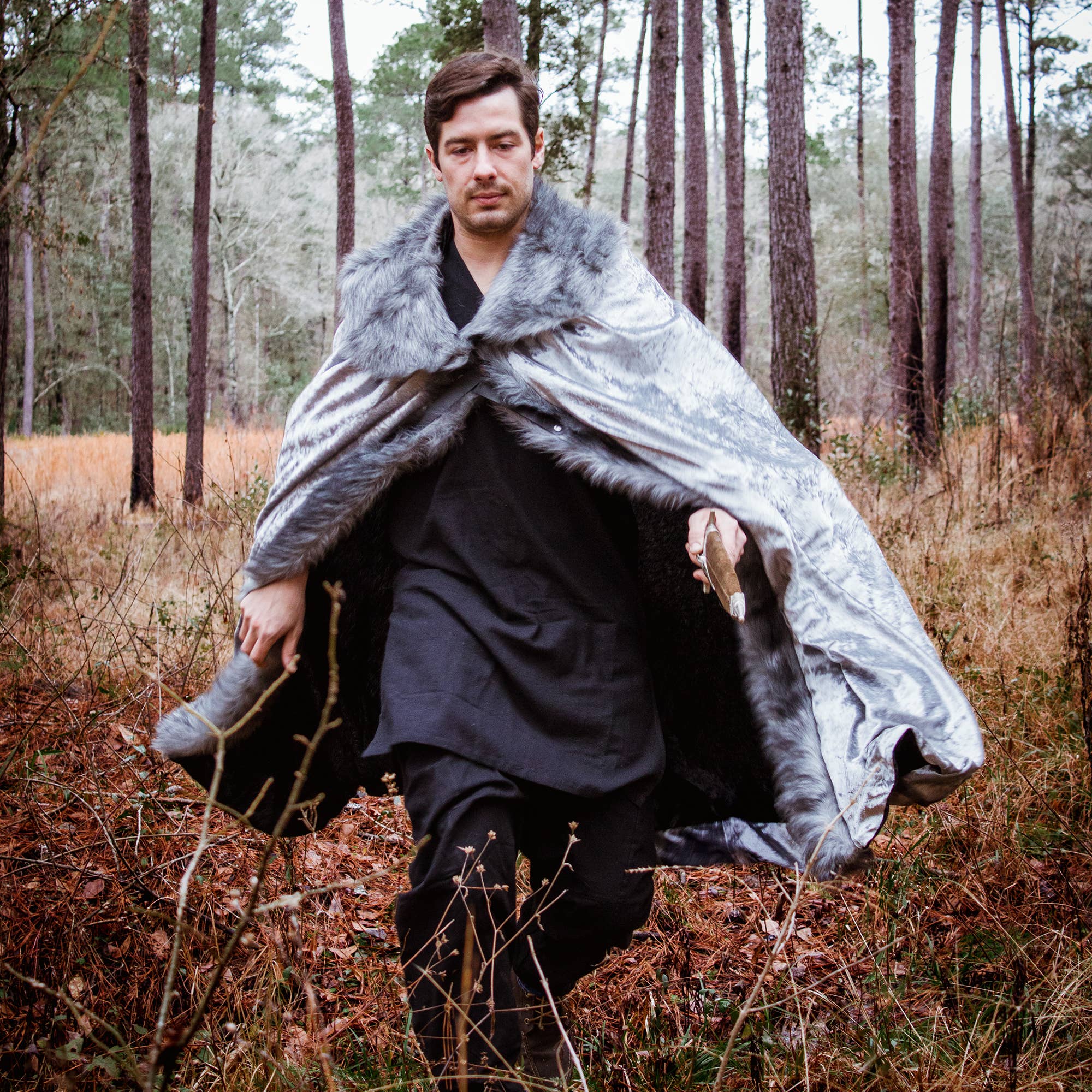 everfan - Wholesale Costume - Unisex - Viking Cloak with Fur Mantle & Clasp | Medieval Renfest Cape6