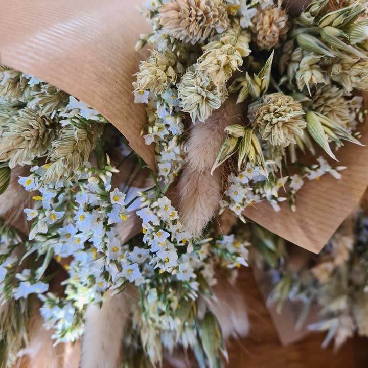 Flower La Vita Limited - Wholesale Dried/Pressed Flowers - Natural dried flower mini bunches