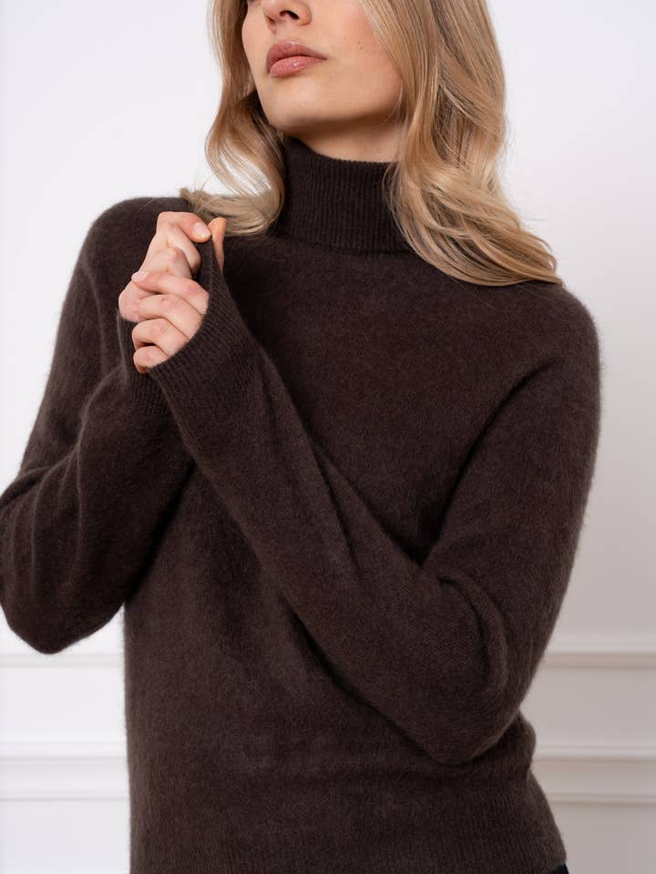 Brushed cashmere wool turtleneck sweater with long sleeves for wholesale by jw.atelier