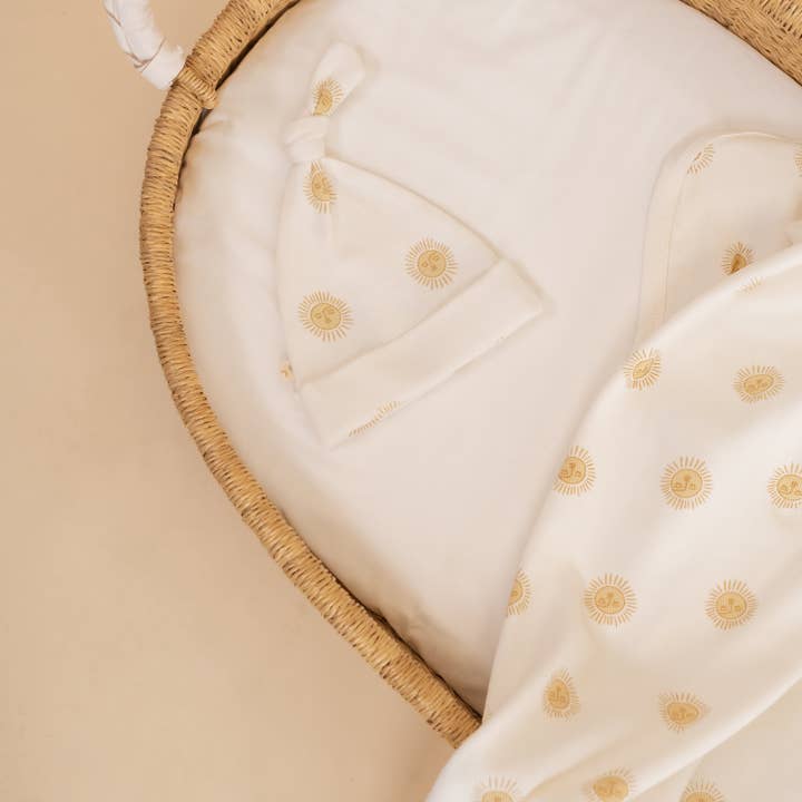 Økologisk swaddle tæppe og hat sæt - Summer Sun for engroshandel hos Makemake Organics