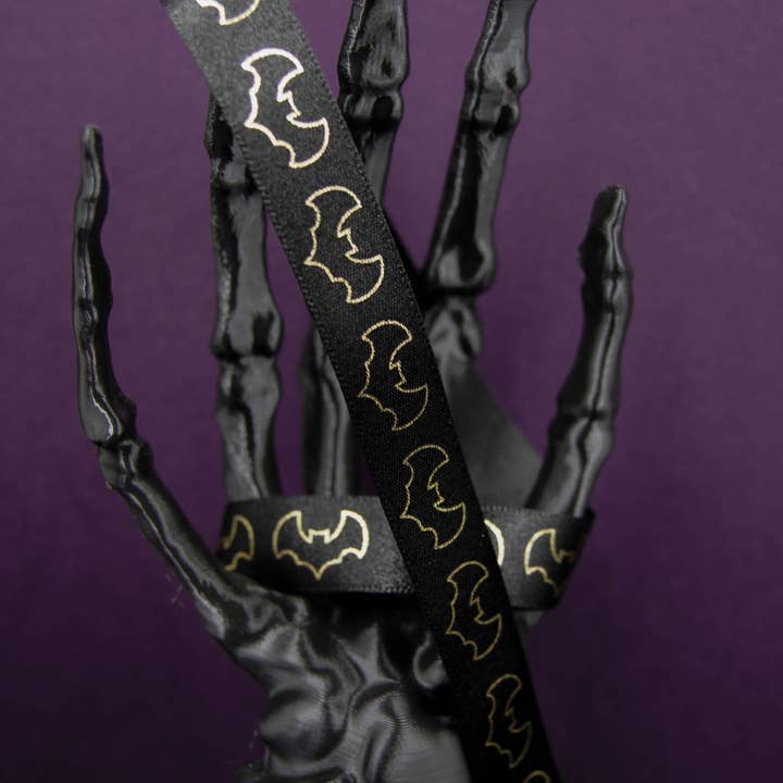 Ruban chauve-souris | Emballage cadeau gothique pour la vente par The Gothic Stationery Company