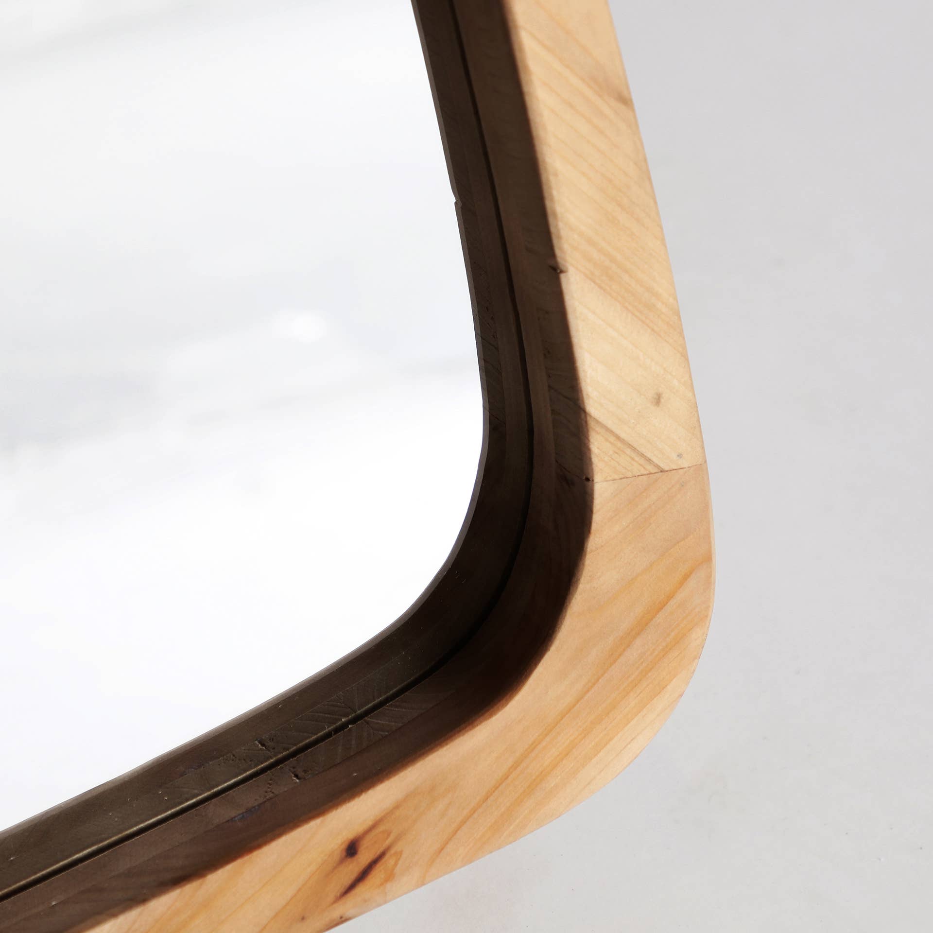 Kodu - Wholesale Wall Mirror - Lecco Mirror, Spruce Wood, Natural, 80X4X92Cm0