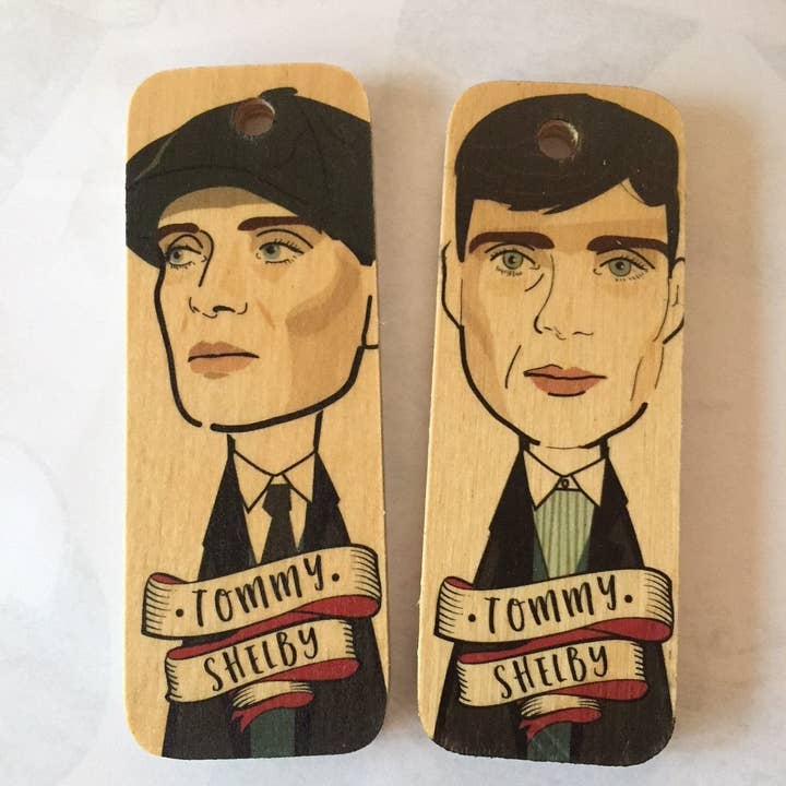 Wotmalike - Vendita all'ingrosso Portachiavi - Unisex - Portachiavi in legno con personaggio di Tommy Shelby con cappello