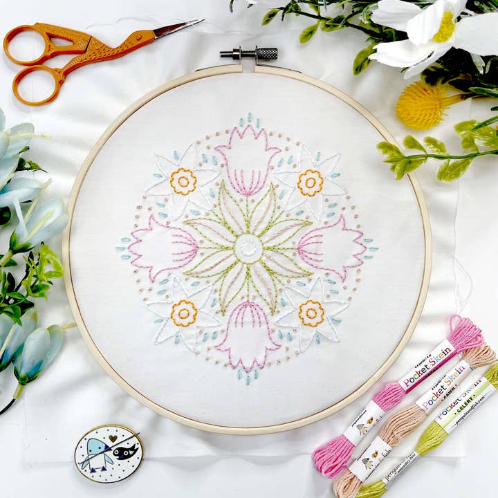 Spring Blooms 8" broderisæt for engroshandel hos Penguin & Fish