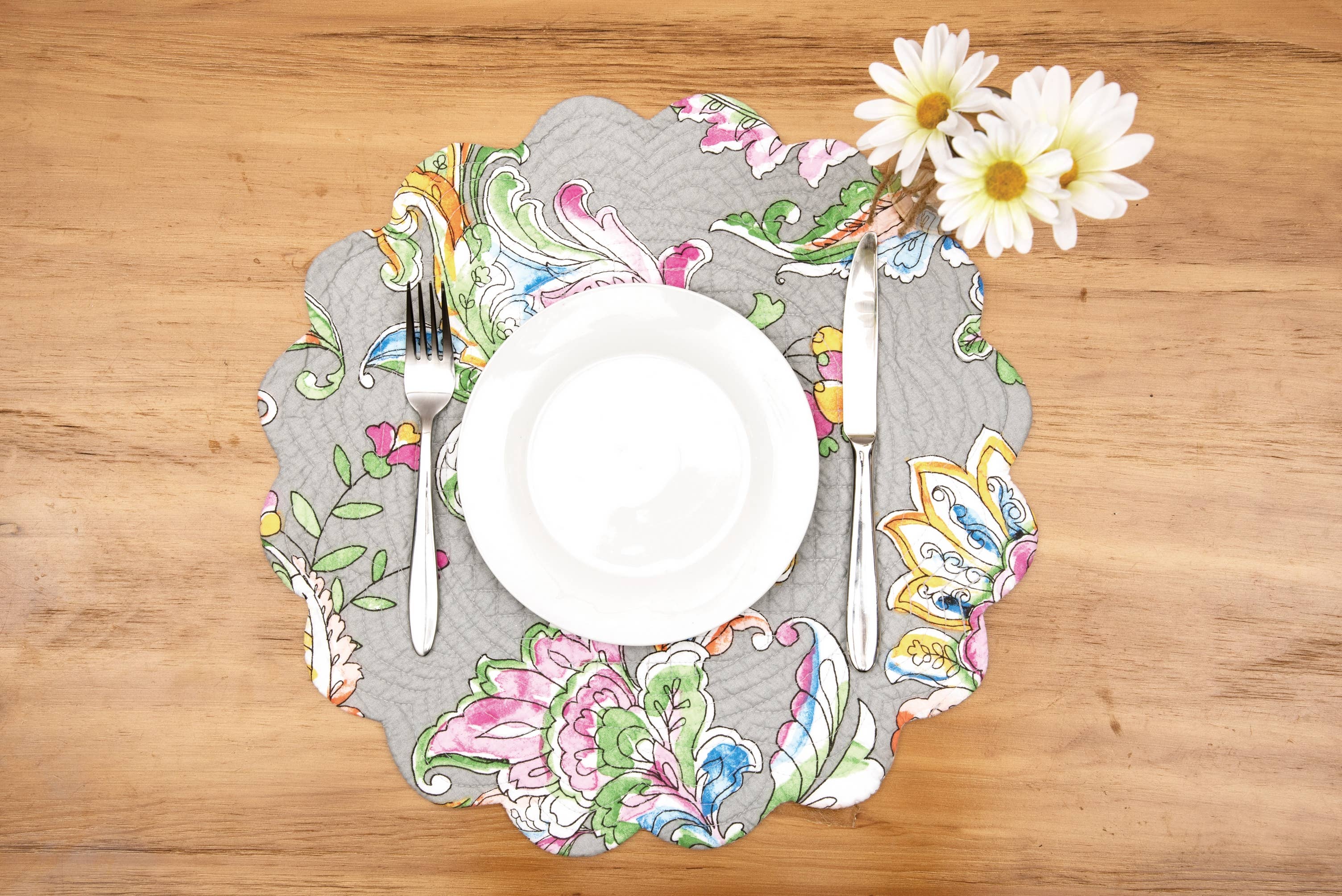 C&F Home - Wholesale Placemat - Frey Round Quilted Reversible Colorful Paisley Placemat3