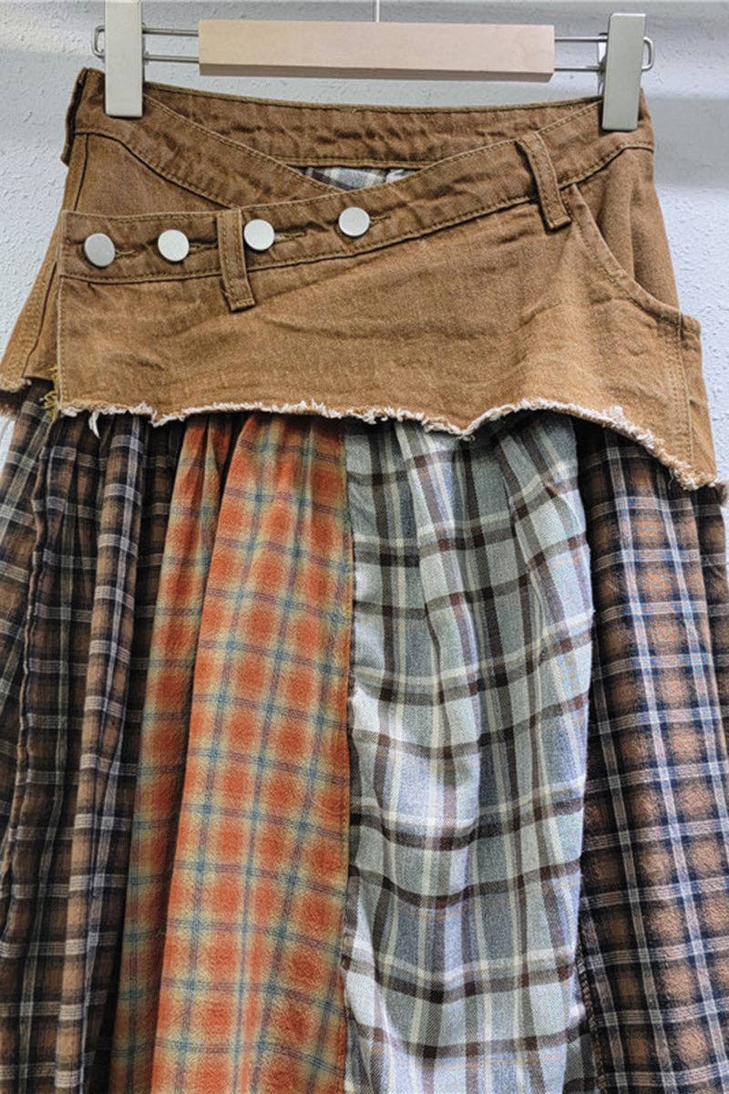 Mccolin – wholesale Skirt – Women’s – Button-Accented Plaid Skirt1