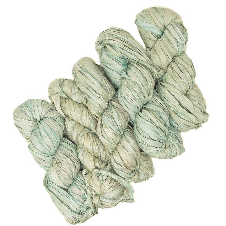 Ganxxet, Inc. - Wholesale Knutselbenodigdheden - Recycled sari zijden lint1