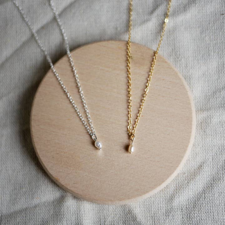 Freshwater Pearl Sterling Silver or Gold Plated Necklace for wholesale by Nordic Flowers