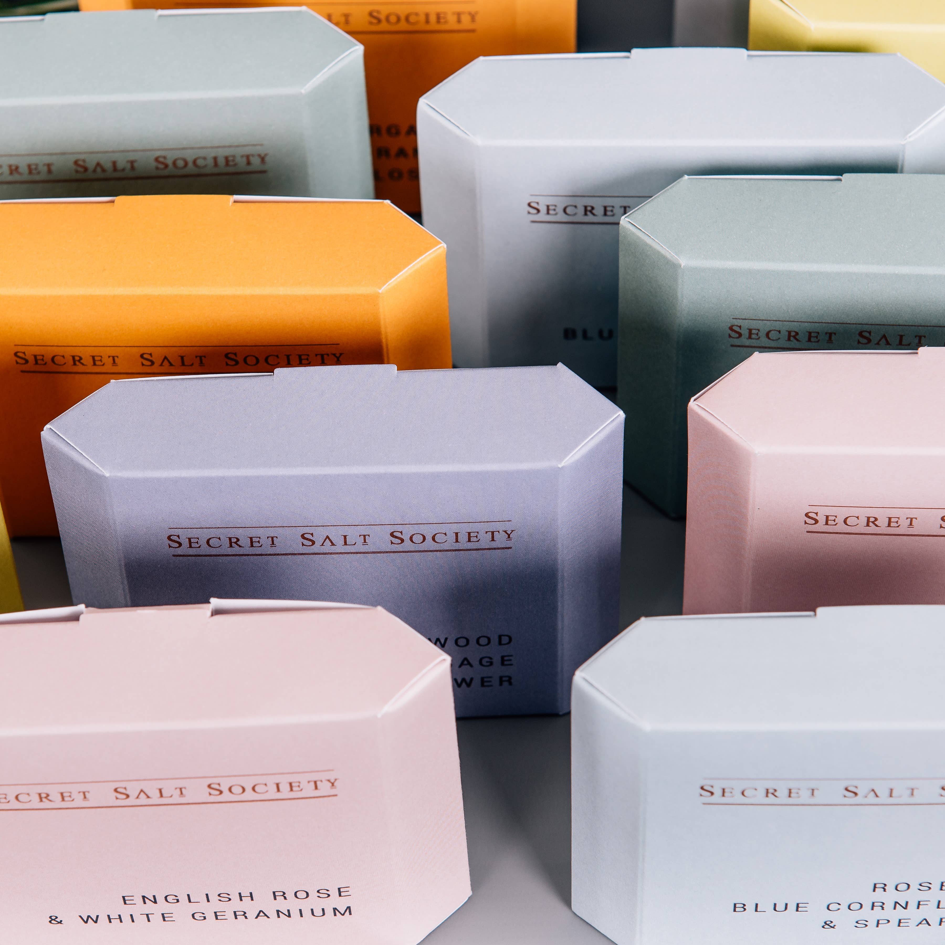 Banks-Lyon Botanical – wholesale Badsalt – Sandelträ, Clary Salvia Och Ljungblomma Mineralbad1