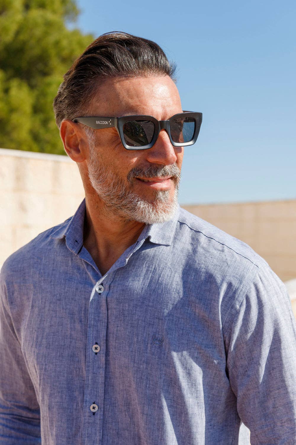 Custi Mikelo: Men's Clothing & Christmas Gifts – Großhandel Hemd mit Button-down-Kragen – Herren – Graues Leinenhemd | Ibiza2