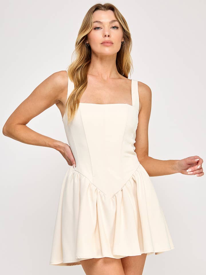 Tylkorset-minikjole - Skater med firkantet halsudskæring for engroshandel hos Vestis M