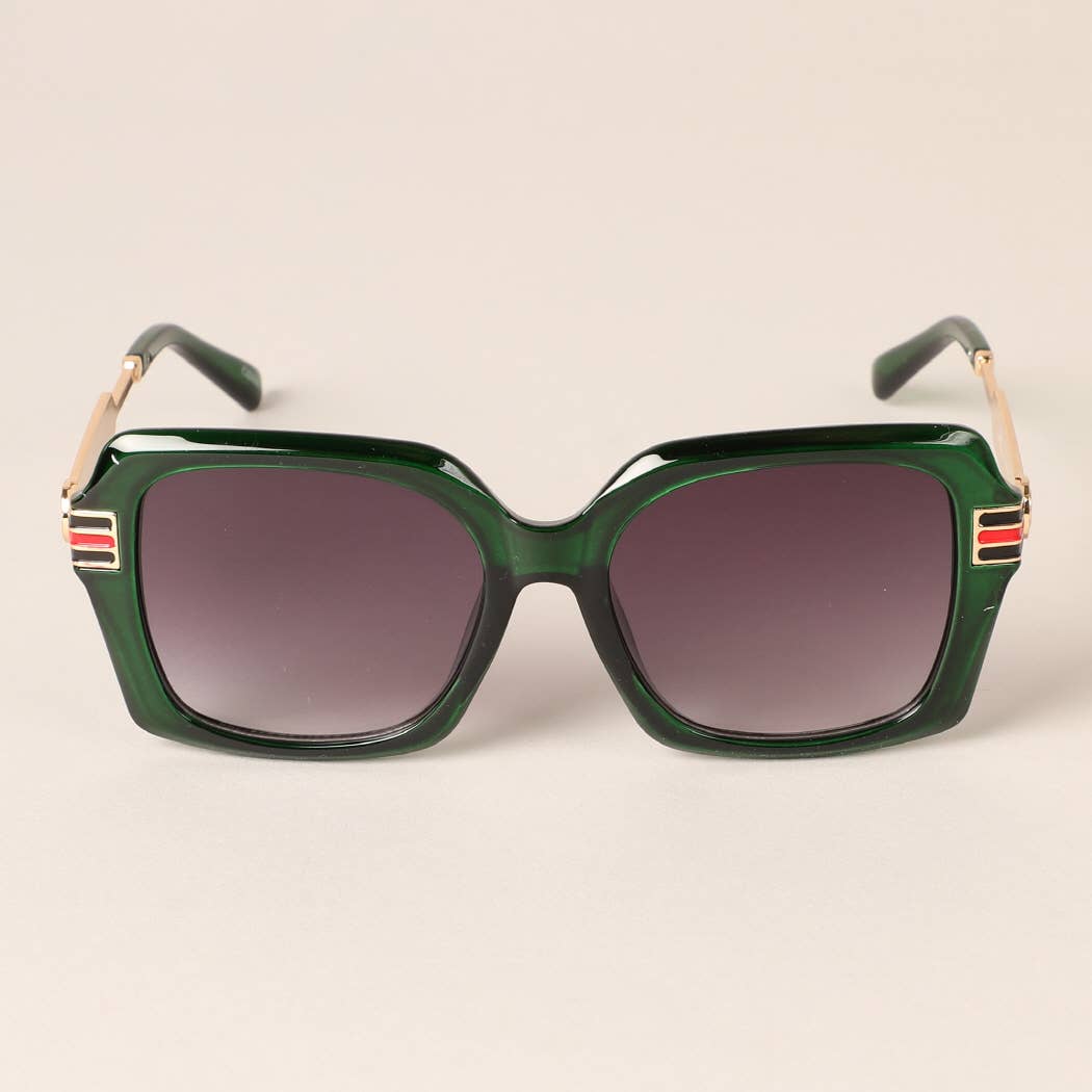 12 COLORI ASSORTITI Occhiali da sole da donna con montatura squadrata ed elegante in vendita all'ingrosso su Faire4