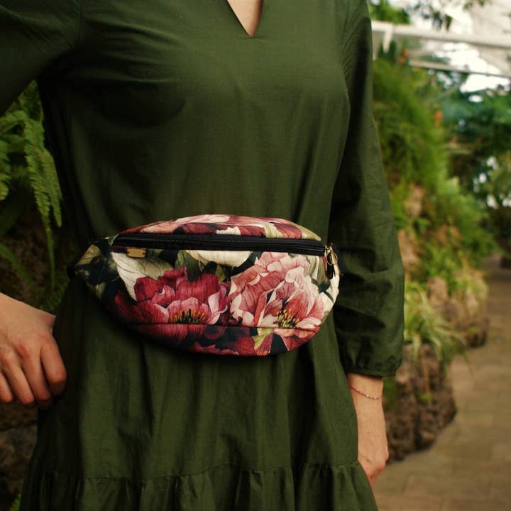 Vegan Fanny pack / velour bag / sachet / vegan sachet for wholesale by Manufaktura MMS