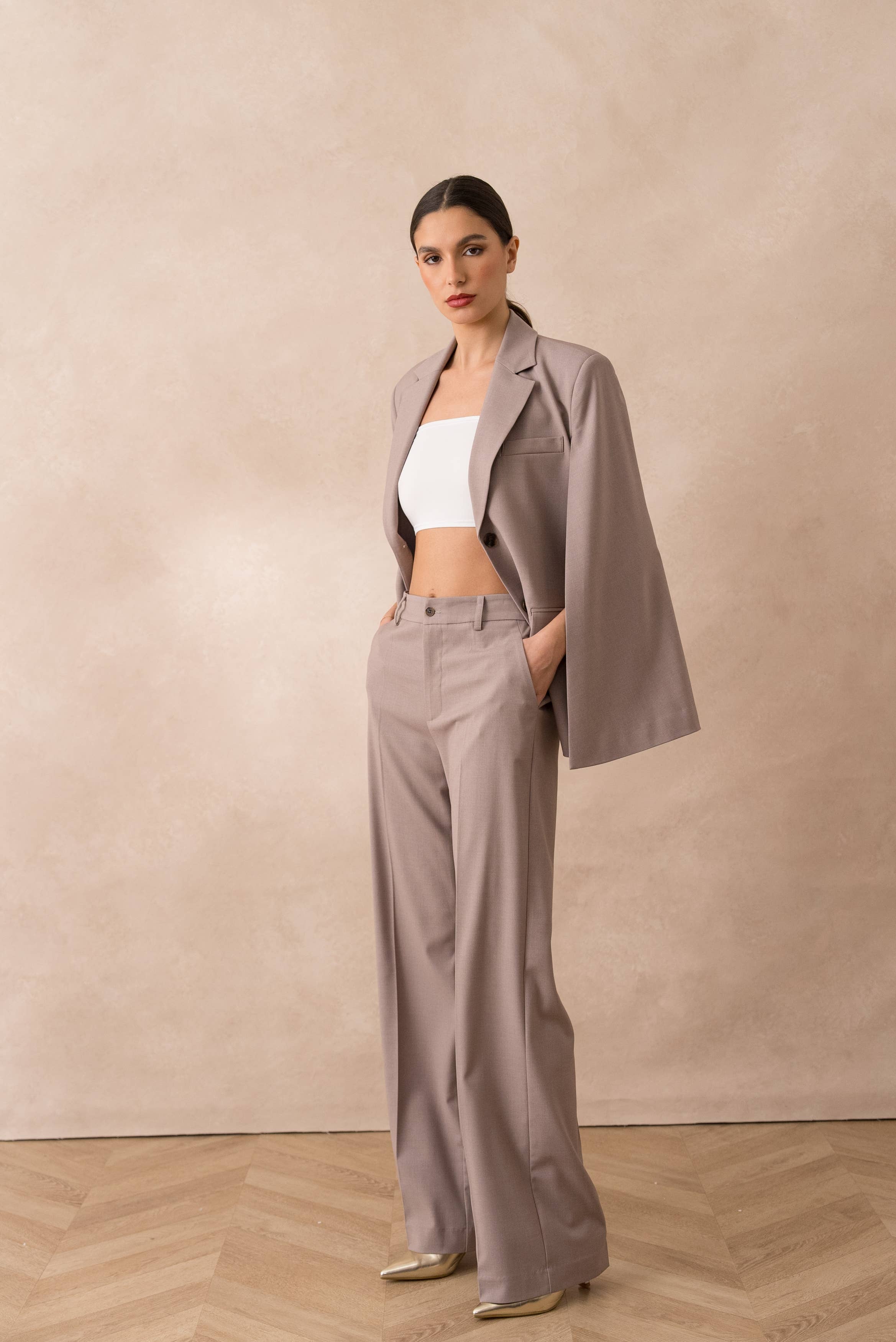 Attentif Paris - Wholesale Jacket - Women's - [Vision] Oversized cape jacket with structured cut20