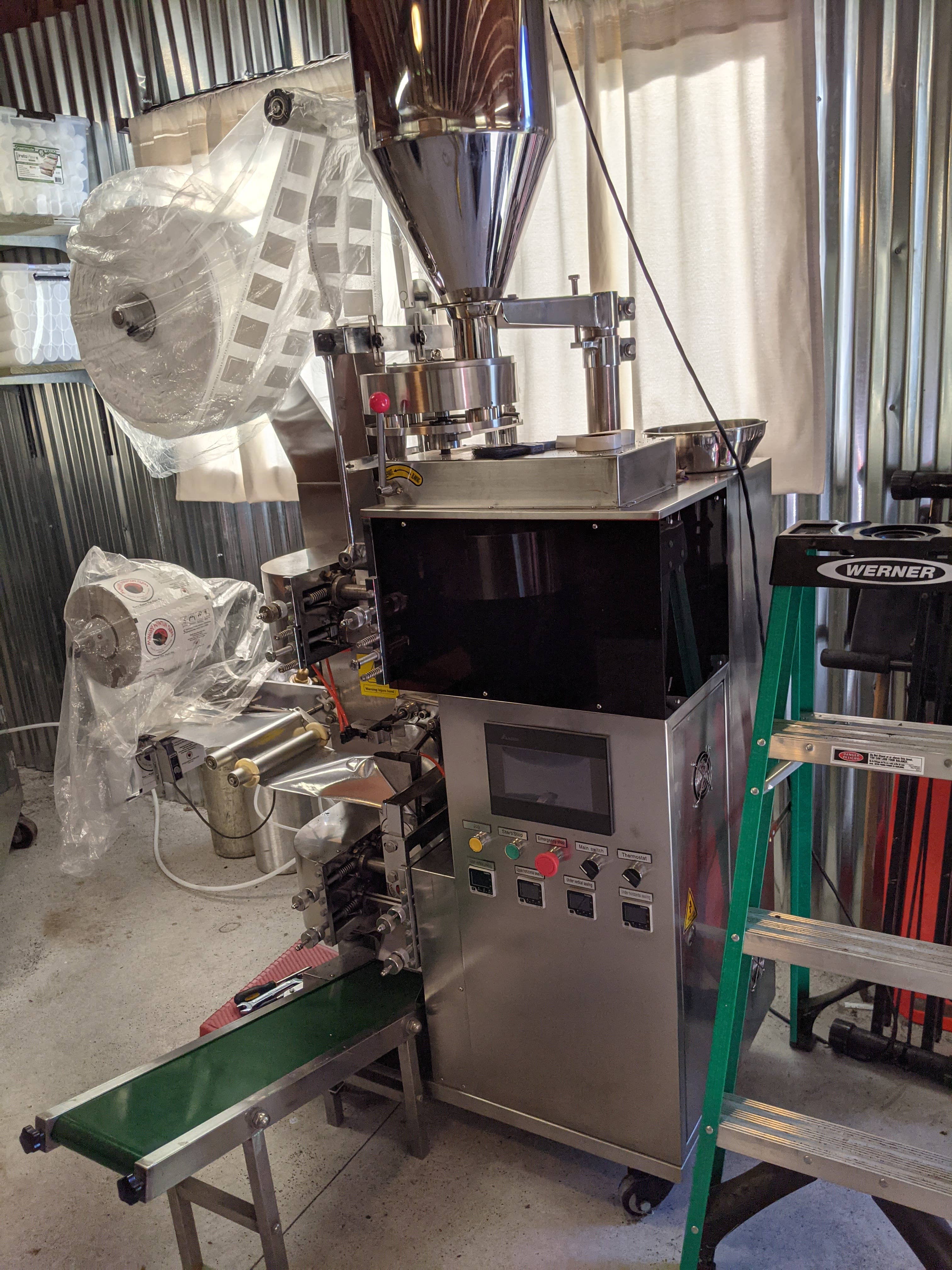 Mongoose Mountain Farm - Vente Café moulu - 100 % café Kona à servir unique sur des sacs goutte-à-goutte Med. Rôti2