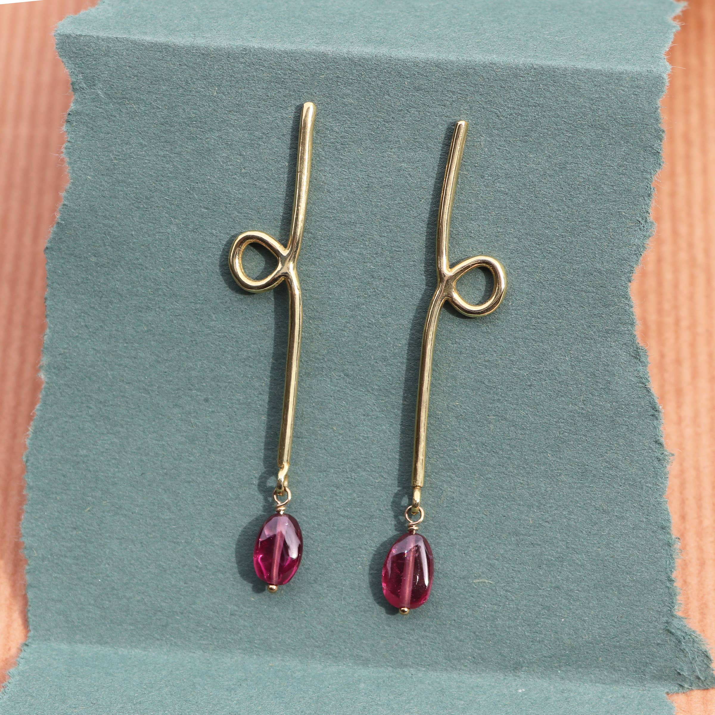 Goldeluxe Jewelry - Vente Boucles d'oreilles pendantes - Boucles d'oreilles longues réfléchissantes avec grenat rhodolite