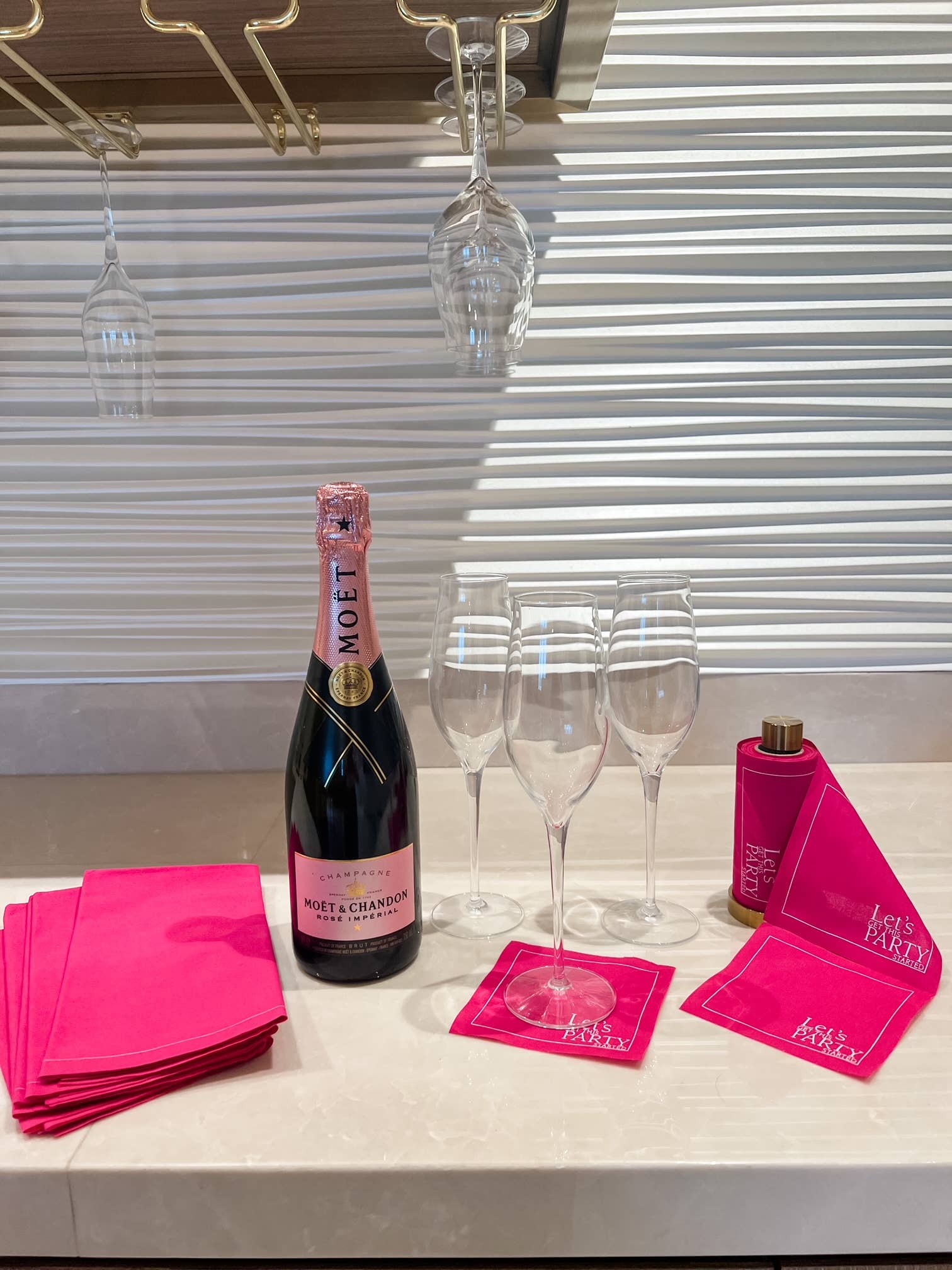 Toasting With Tara – wholesale Dinner & cloth napkin – Cotton Dinner Napkin Roll, Blush Crush Fuchsia Pink
4