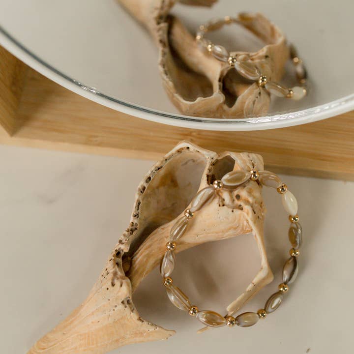 Gold Golden Elegance Shell Bracelet for wholesale on Faire5