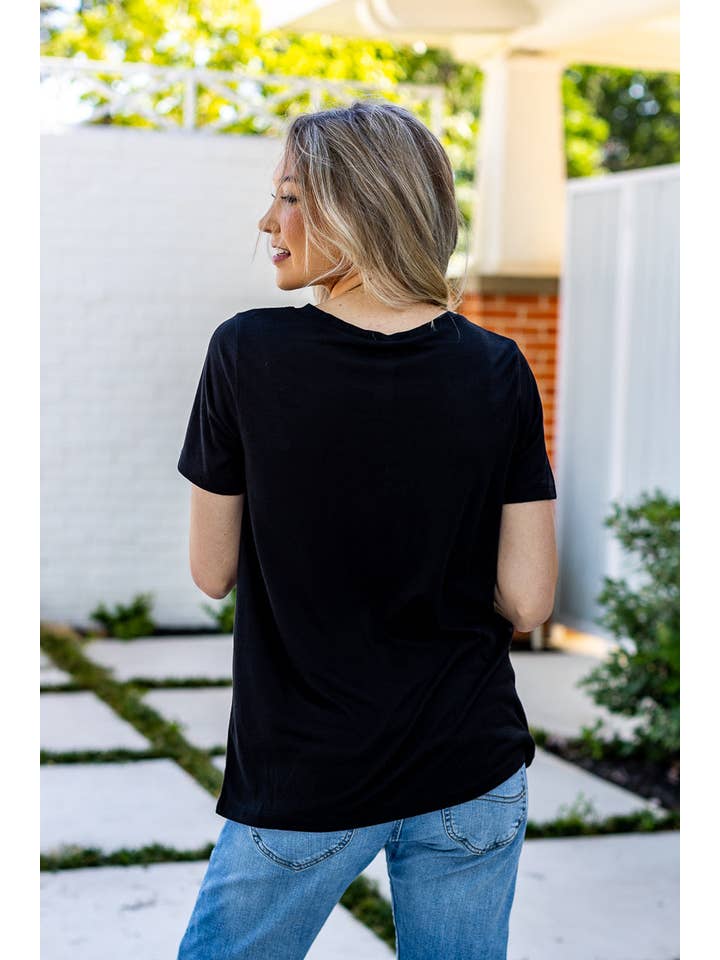 Black Crewneck Tee for wholesale on Faire4