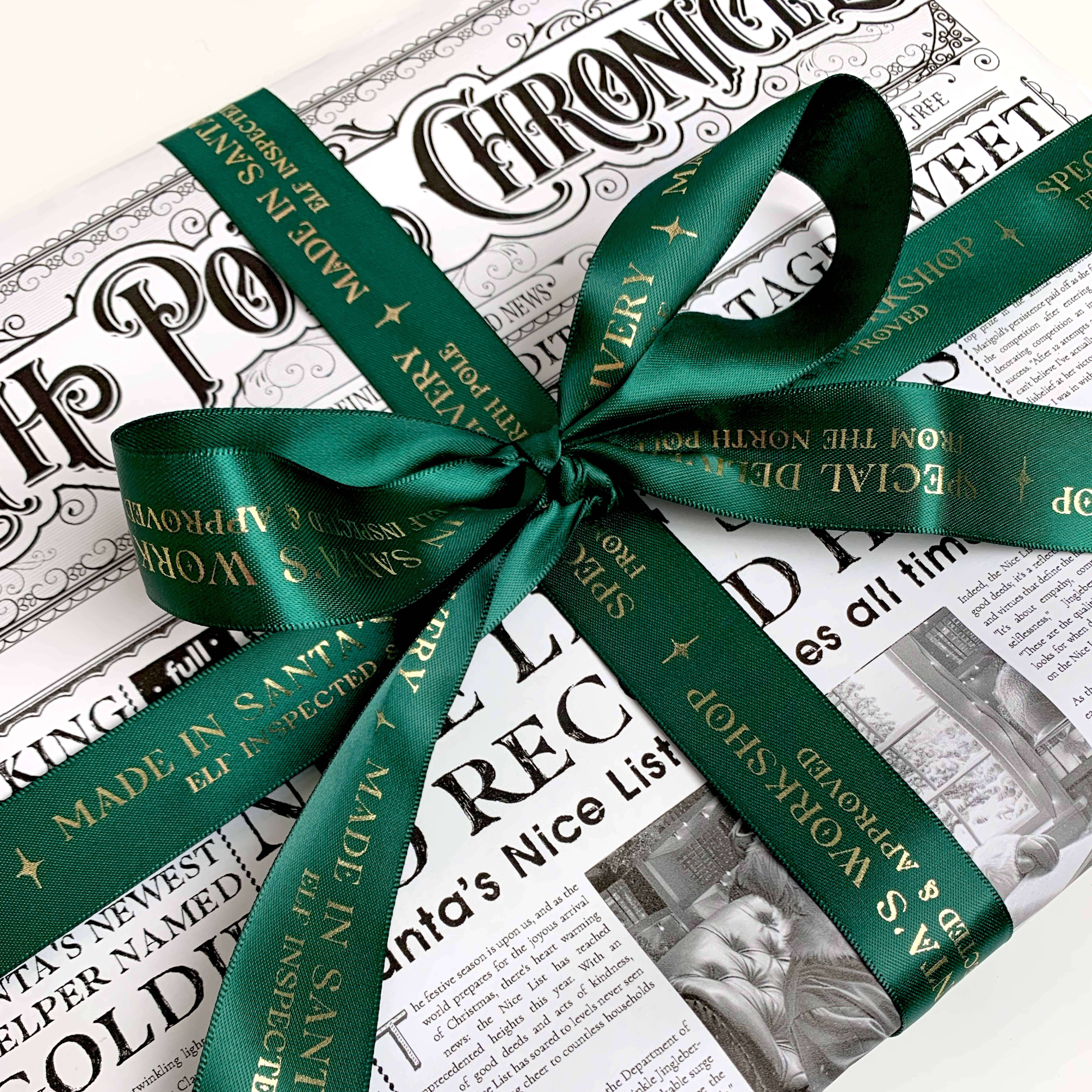 Black Bow Studio – wholesale Band – Rött julband med text "Made In Santa's Workshop" - 3 m3