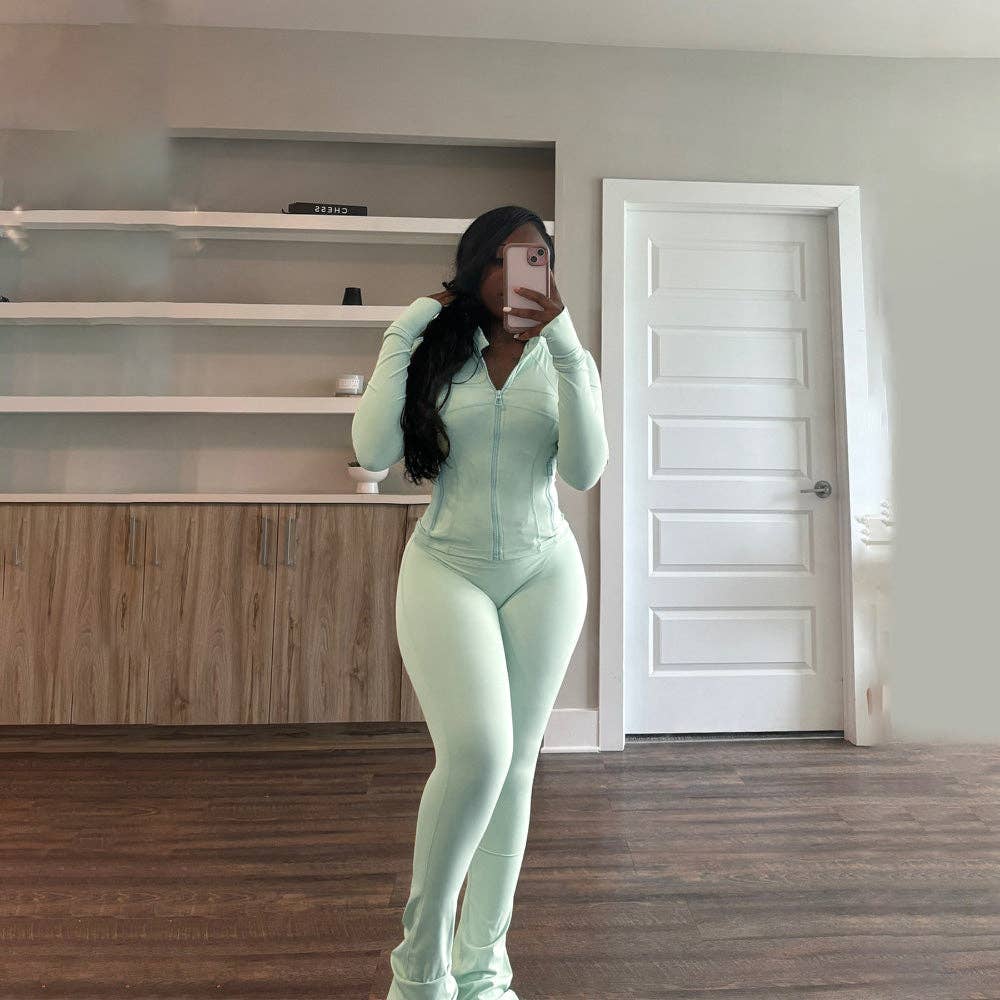 MB Fashion Wholesale - Vente Ensemble de vêtements d'intérieur – femme - ENSEMBLE DEUX PIÈCES À MANCHES LONGUES AVEC FERMETURE ÉCLAIR ET JAMBES ÉVASÉES HR2405719