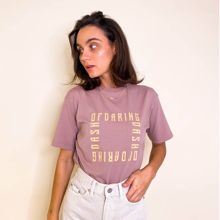 LISA TEE - STRECK AV VÅGAD ROSA för wholesale av dash of daring