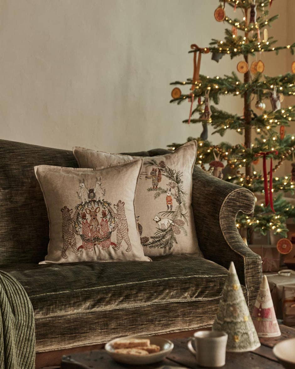 Coral & Tusk – Großhandel Weihnachtsschmuck – Ring um den Weihnachtsbaum mit Fuchs, Bär, Dachs, Wolf und Waschbär3