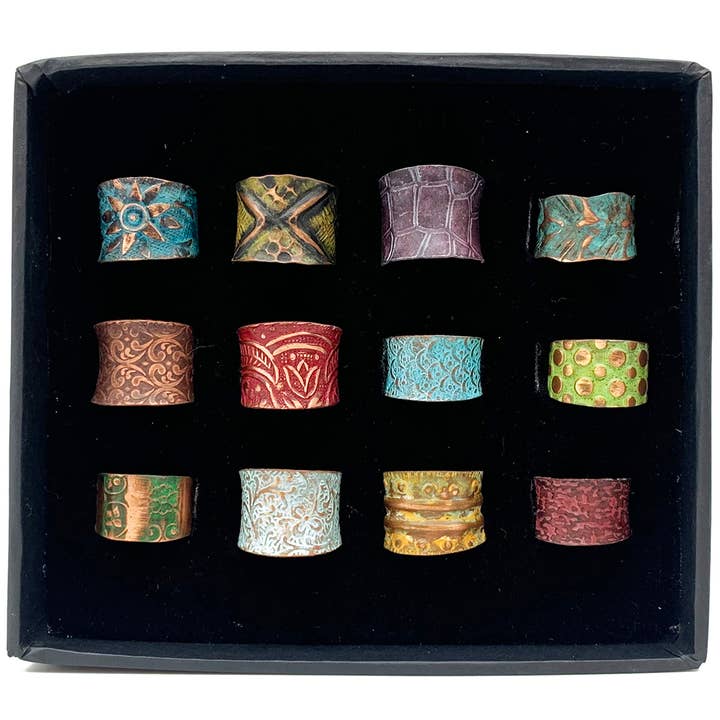 Anju Jewelry – Engroshandel Statementring – Nye kobber patina ringe i displayboks