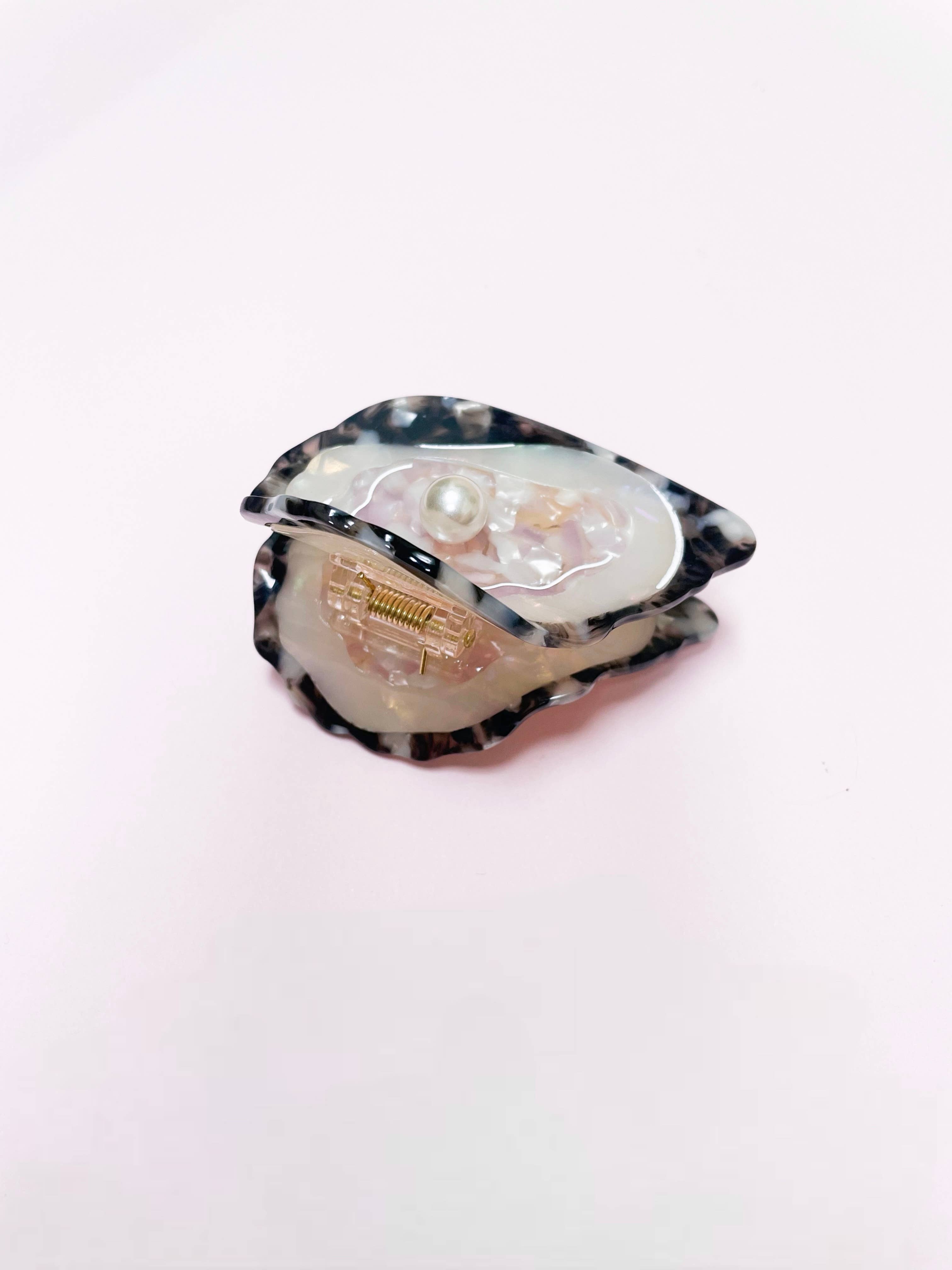 Line & Co – Clips para cabelo - Mulher por atacado – Garra de Ostra // Acetato de Celulose com detalhe de Pérola8