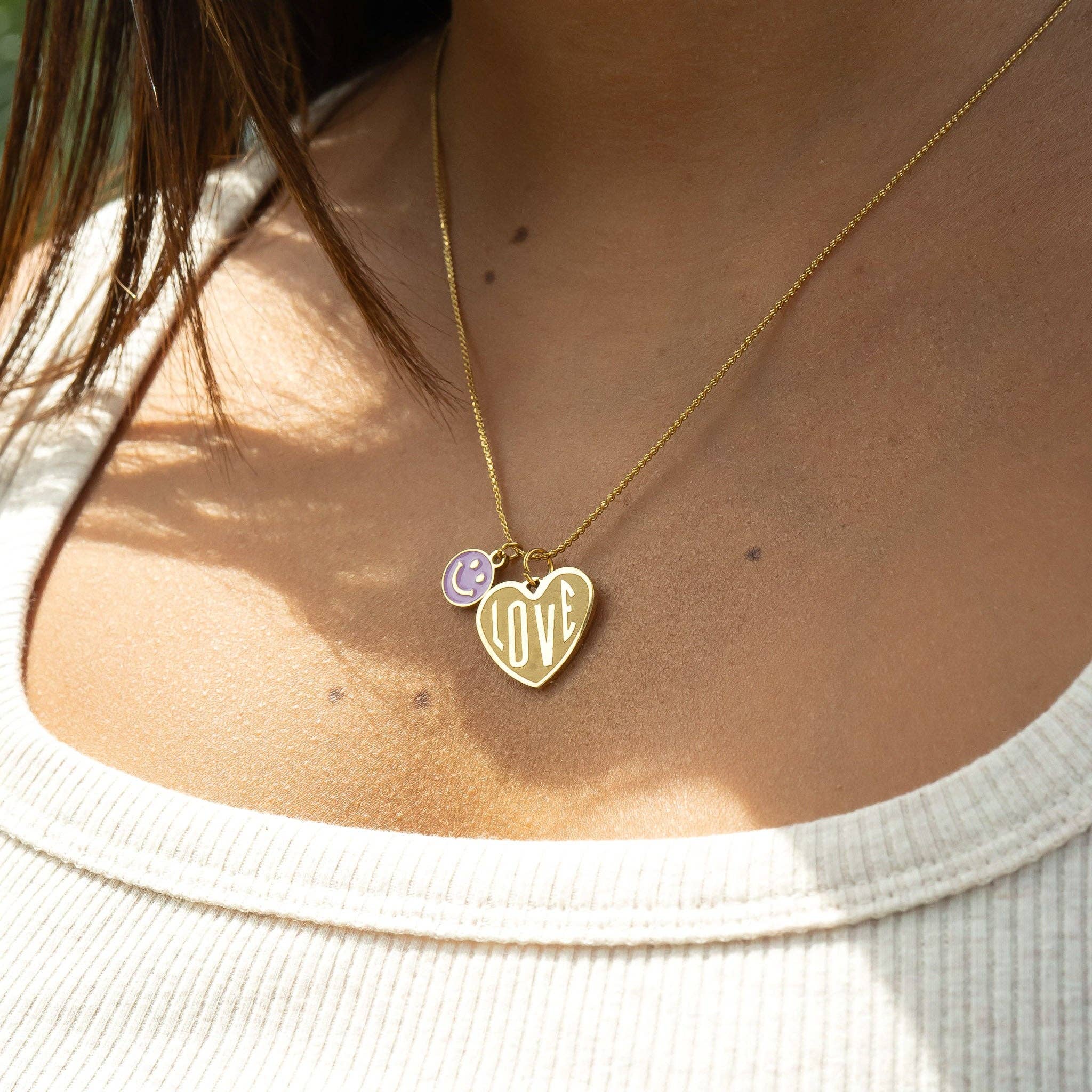 WJW - Vente Breloques/médailles personnalisées - Breloque visage souriant en acier inoxydable PVD or 18K avec époxy4