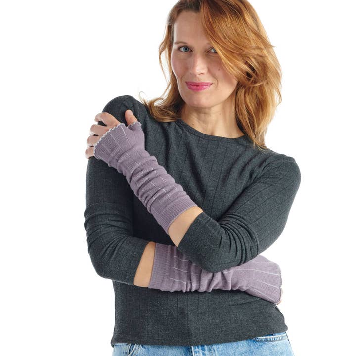 Mauve Cashmere Wool Mittens for wholesale by FIL DE JOUR