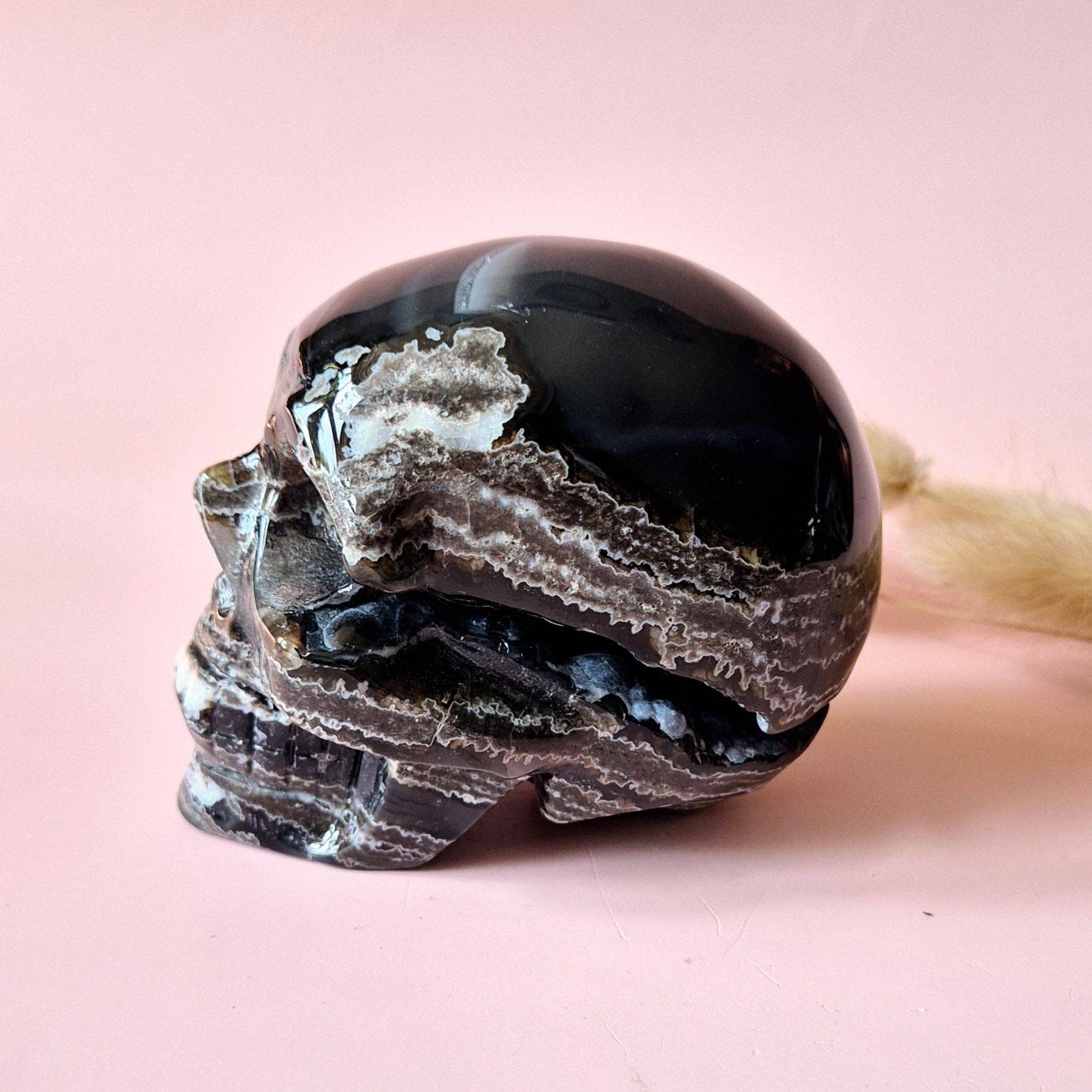 Moonlight Gemstones - Wholesale Spiritual stone/crystal - XL Gemstone Druzy Skull UV-reactive Volcano Agate Skull – #2 474 grams3