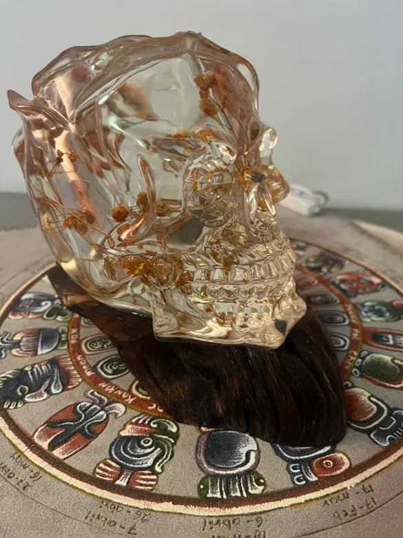 Grand Crâne Artisanal avec LED & Fleurs naturelles - Pièce Décorative Unique 13cm / 5.12” for wholesale by OllinMexica