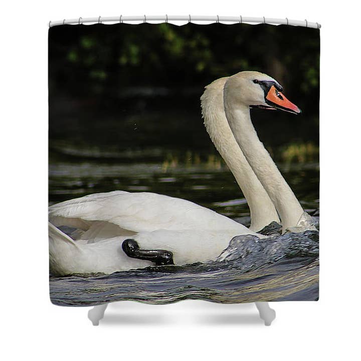 BADEFORHÆNG „PARRET ROMANTISKE SVANER“ for engroshandel hos sorayadapuzzostore