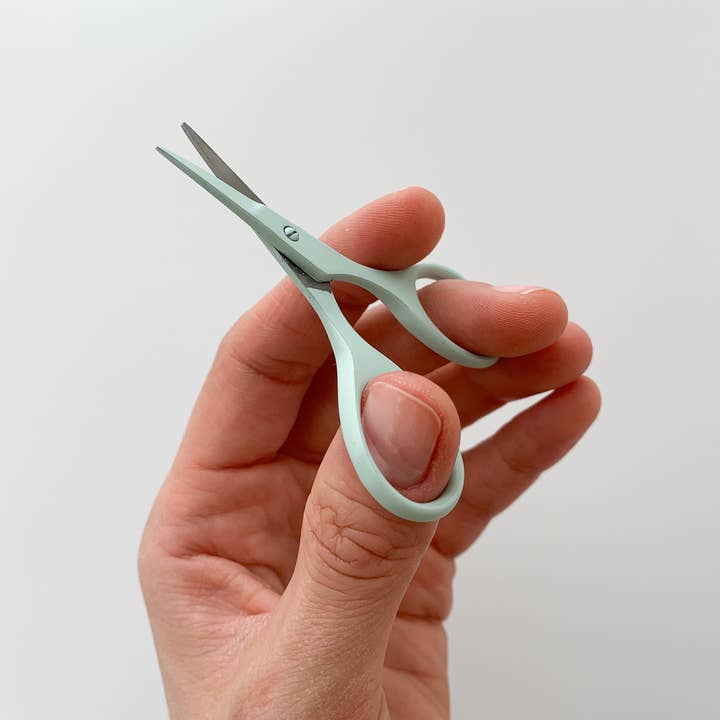 Matryoshka Doll Shop - Wholesale Scissors - Small needlecraft scissors, tiny embroidery scissors