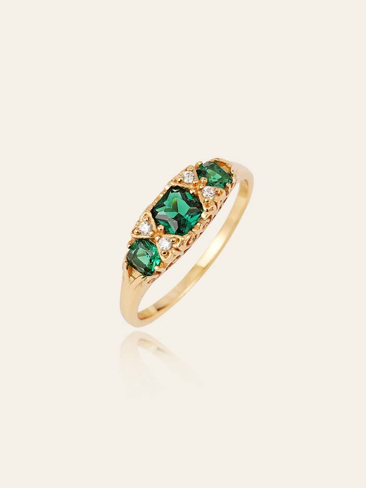 Bague Émeraude pour la vente par Camellia NYC