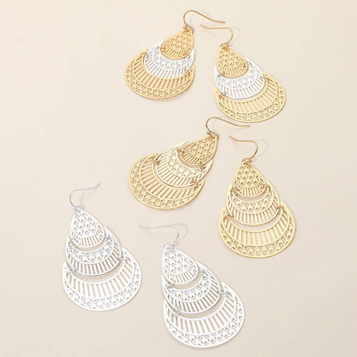 Øreringe med metalfiligran i lagdelt dråbeform for engroshandel hos Sensibling Corp.