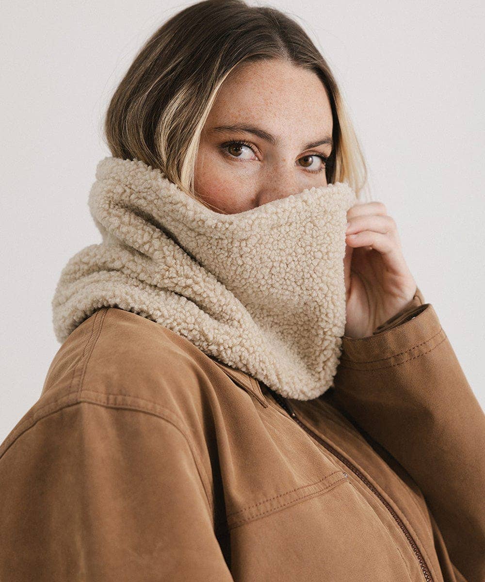 Gigi Pip - Wholesale Neck Gaiter/Snood - Women's - Quinn Sherpa Snood3