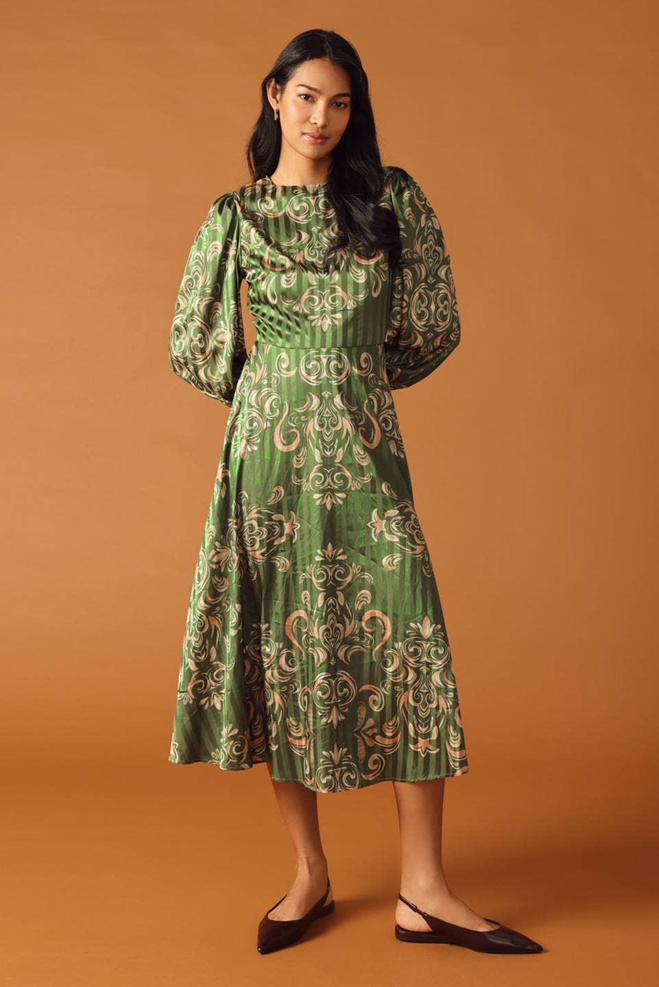 OLIVE A printed woven midi dress - ID21649 for wholesale on Faire0