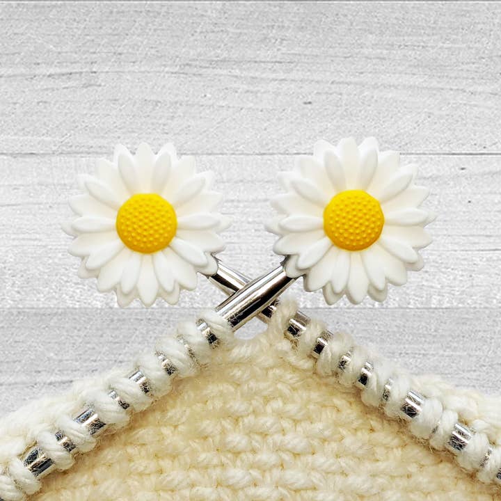 Maschenstopper mit Gänseblümchen für den Großhandel von Pretty Warm Designs